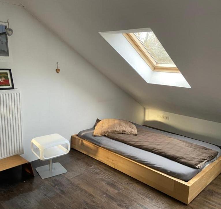 Nuernberg Erlenstegen - Zimmer Mit Bad 35 Qm Mit Parkplatz Dış mekan fotoğraf