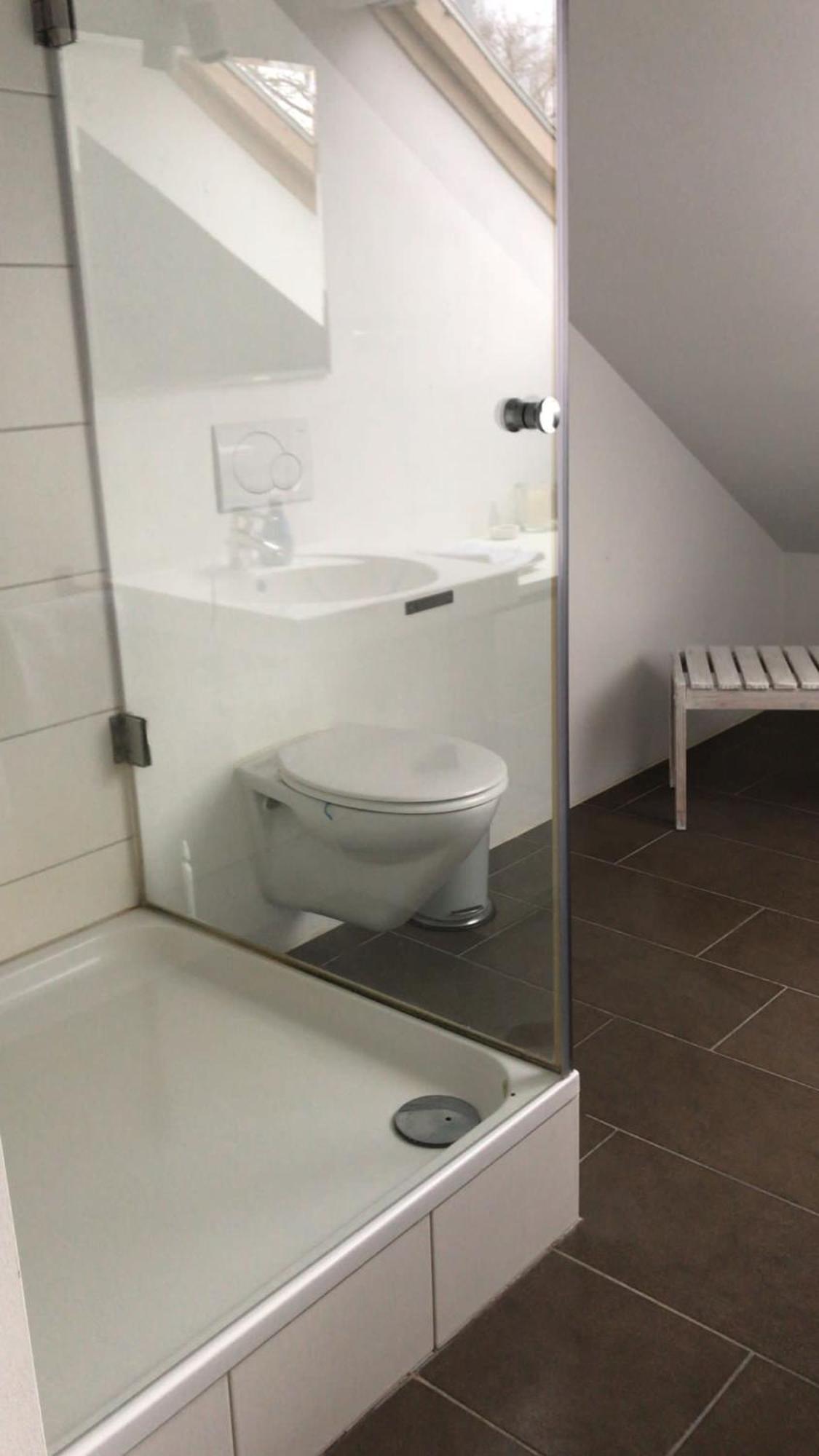 Nuernberg Erlenstegen - Zimmer Mit Bad 35 Qm Mit Parkplatz Dış mekan fotoğraf